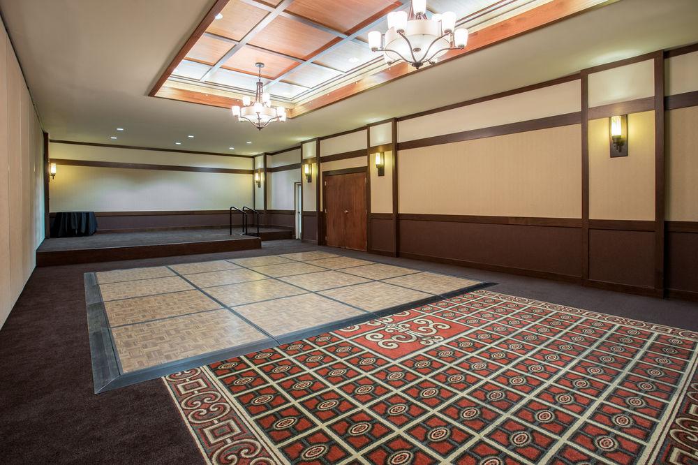 فندق Doubletree By Hilton Madison East المظهر الخارجي الصورة