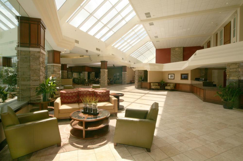 فندق Doubletree By Hilton Madison East المظهر الخارجي الصورة