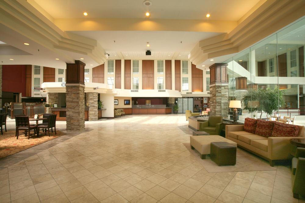 فندق Doubletree By Hilton Madison East المظهر الخارجي الصورة