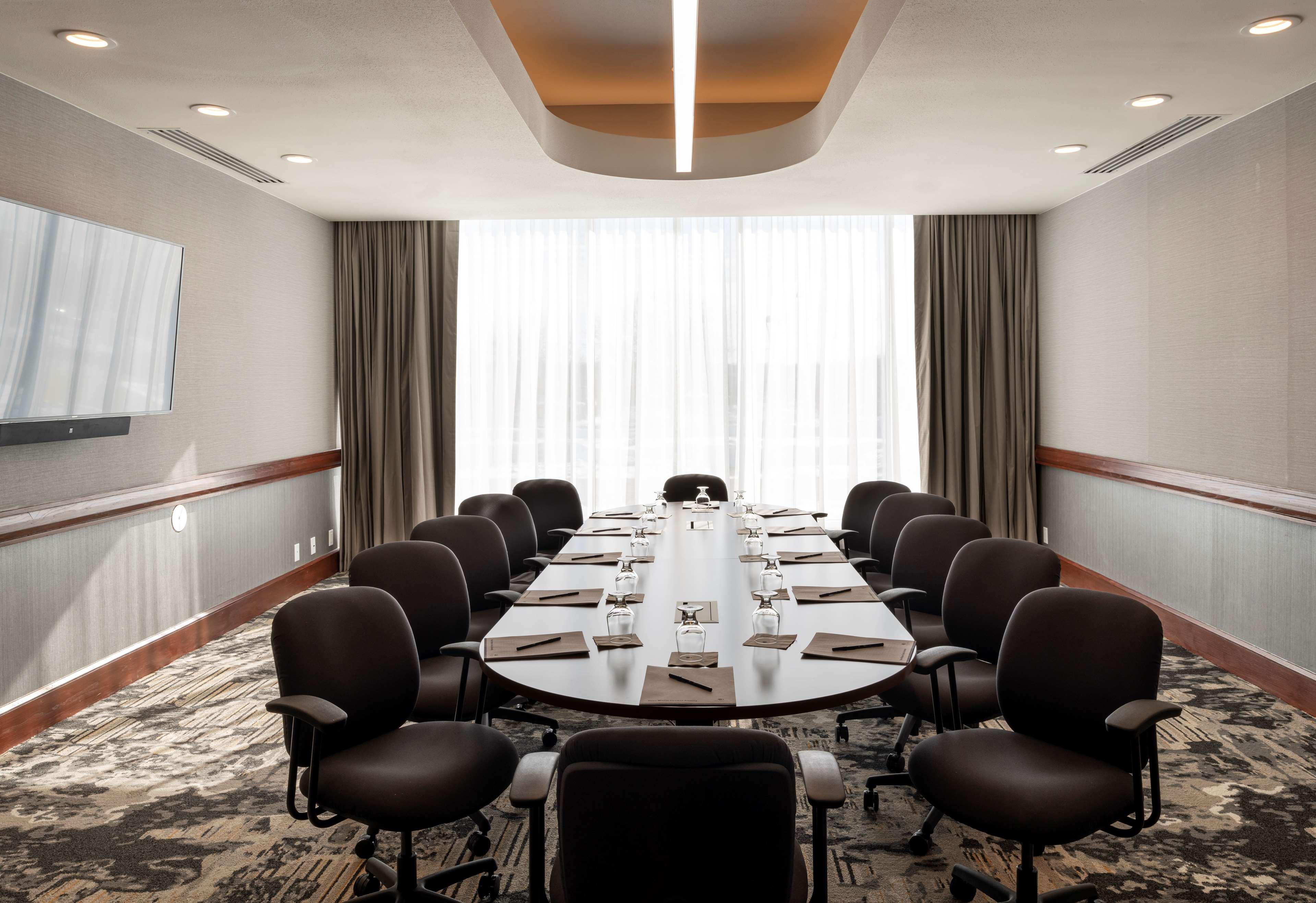 فندق Doubletree By Hilton Madison East المظهر الخارجي الصورة