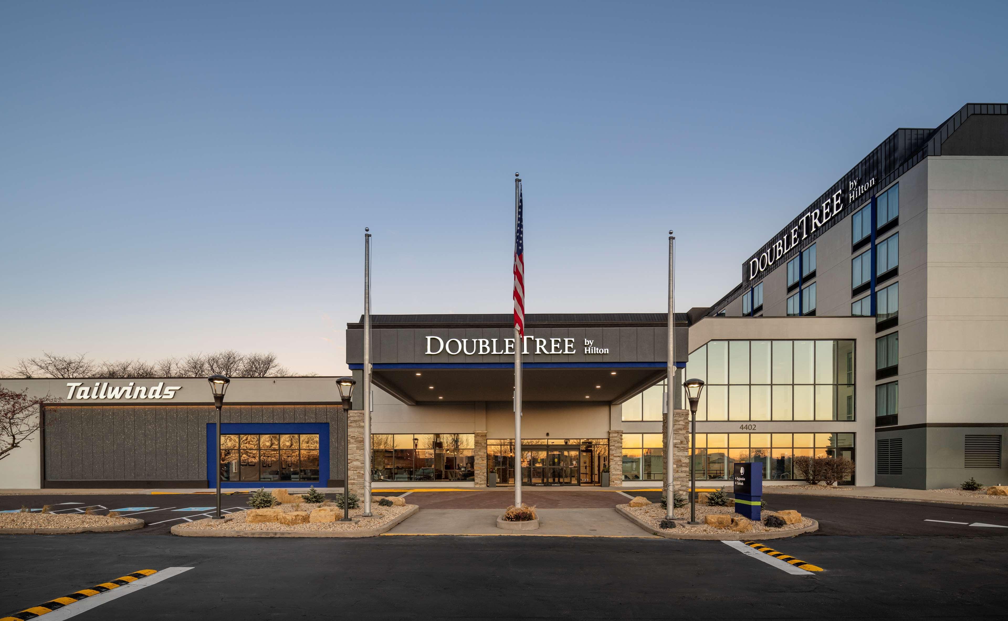 فندق Doubletree By Hilton Madison East المظهر الخارجي الصورة