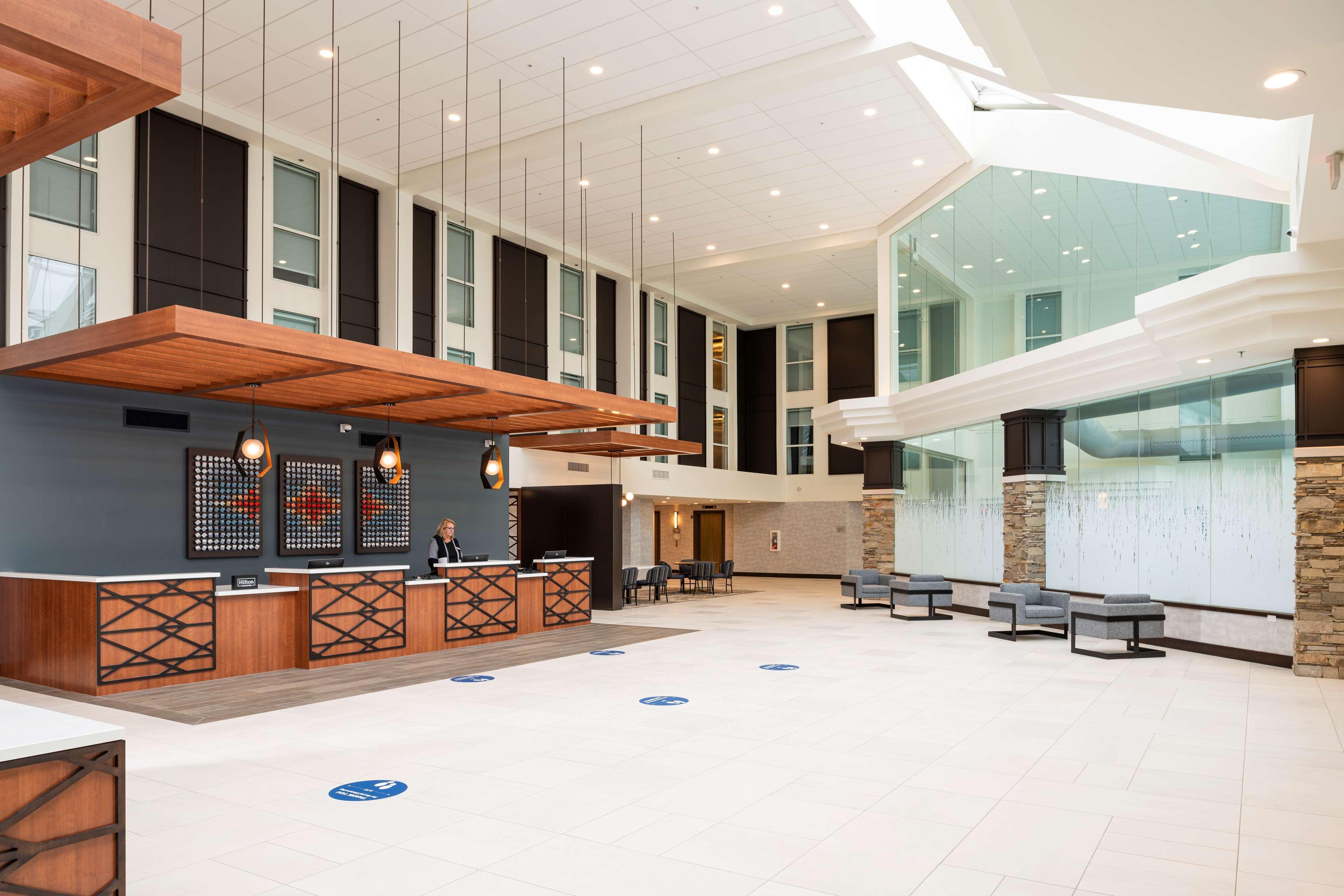 فندق Doubletree By Hilton Madison East المظهر الخارجي الصورة