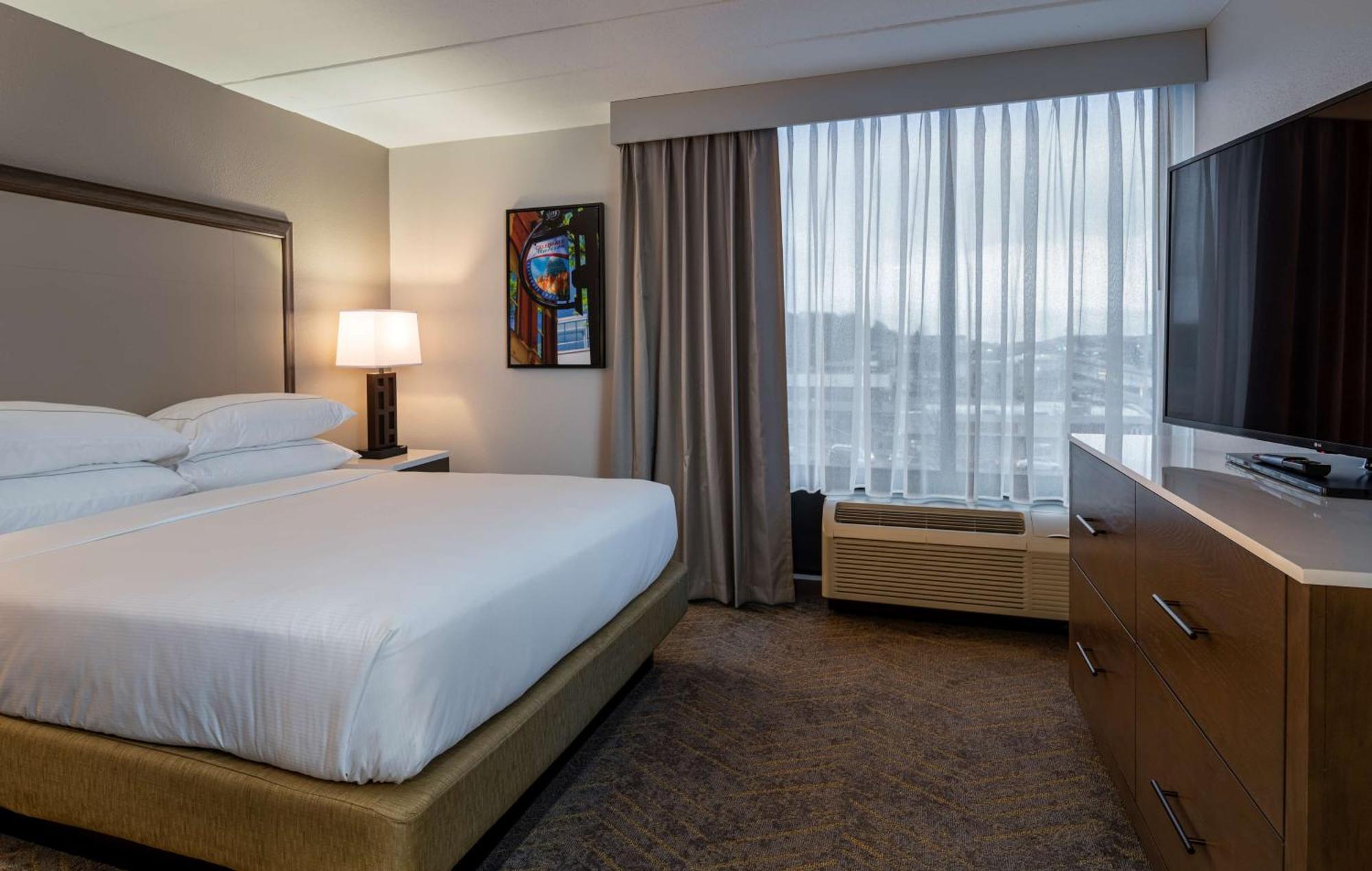 فندق Doubletree By Hilton Madison East المظهر الخارجي الصورة