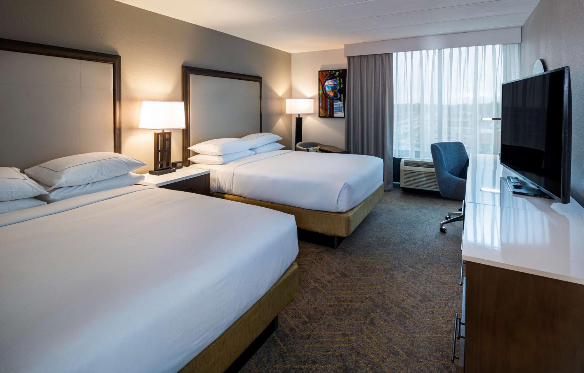 فندق Doubletree By Hilton Madison East المظهر الخارجي الصورة