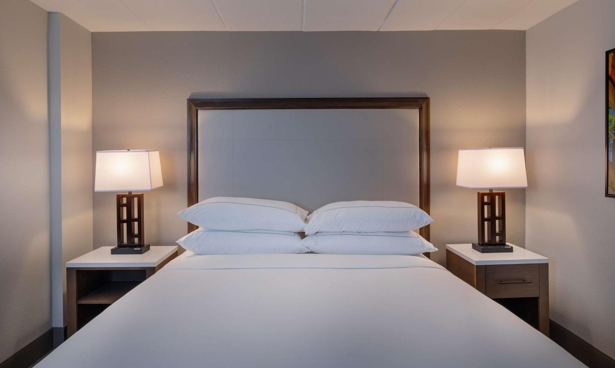 فندق Doubletree By Hilton Madison East المظهر الخارجي الصورة