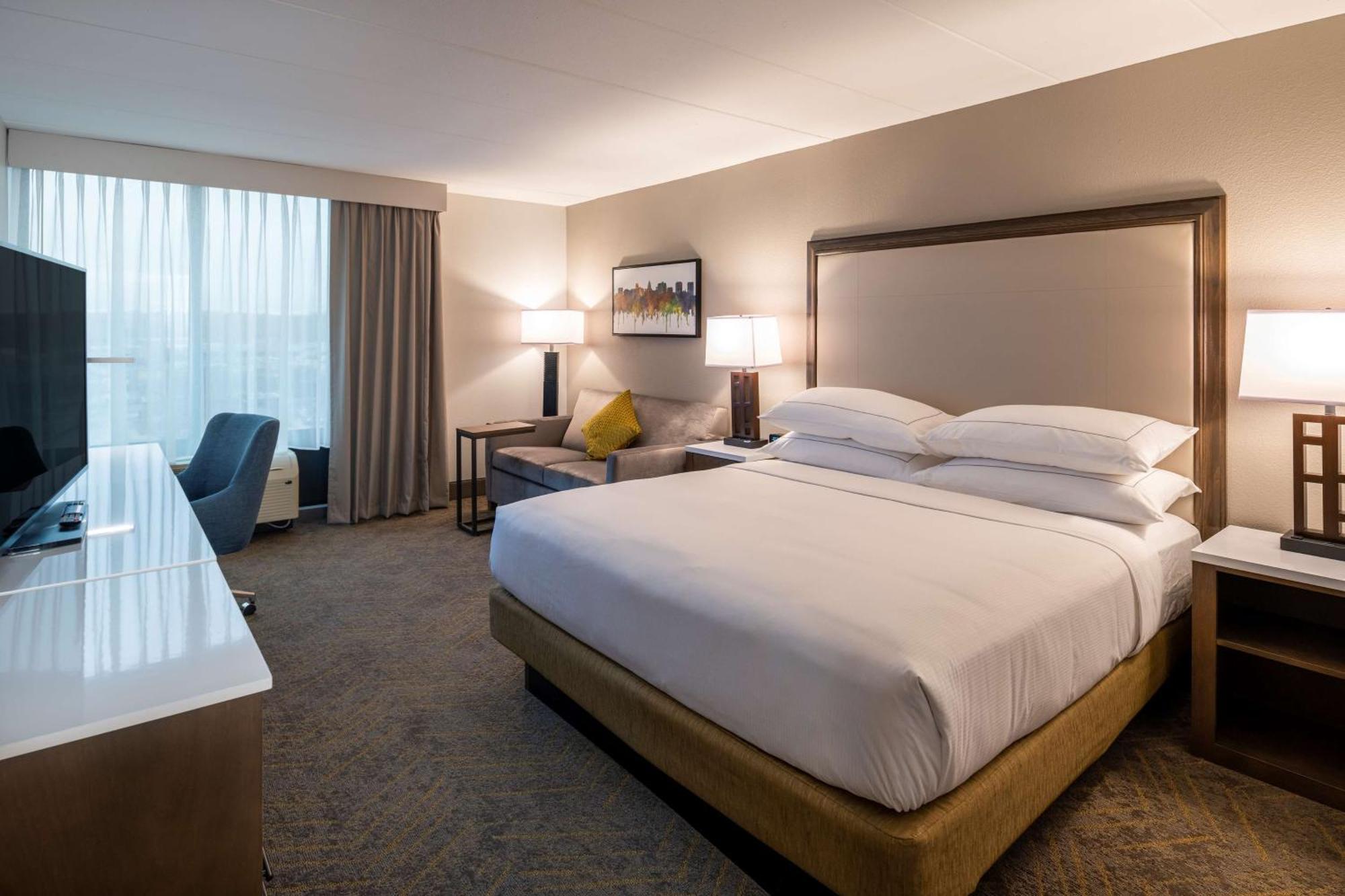 فندق Doubletree By Hilton Madison East المظهر الخارجي الصورة