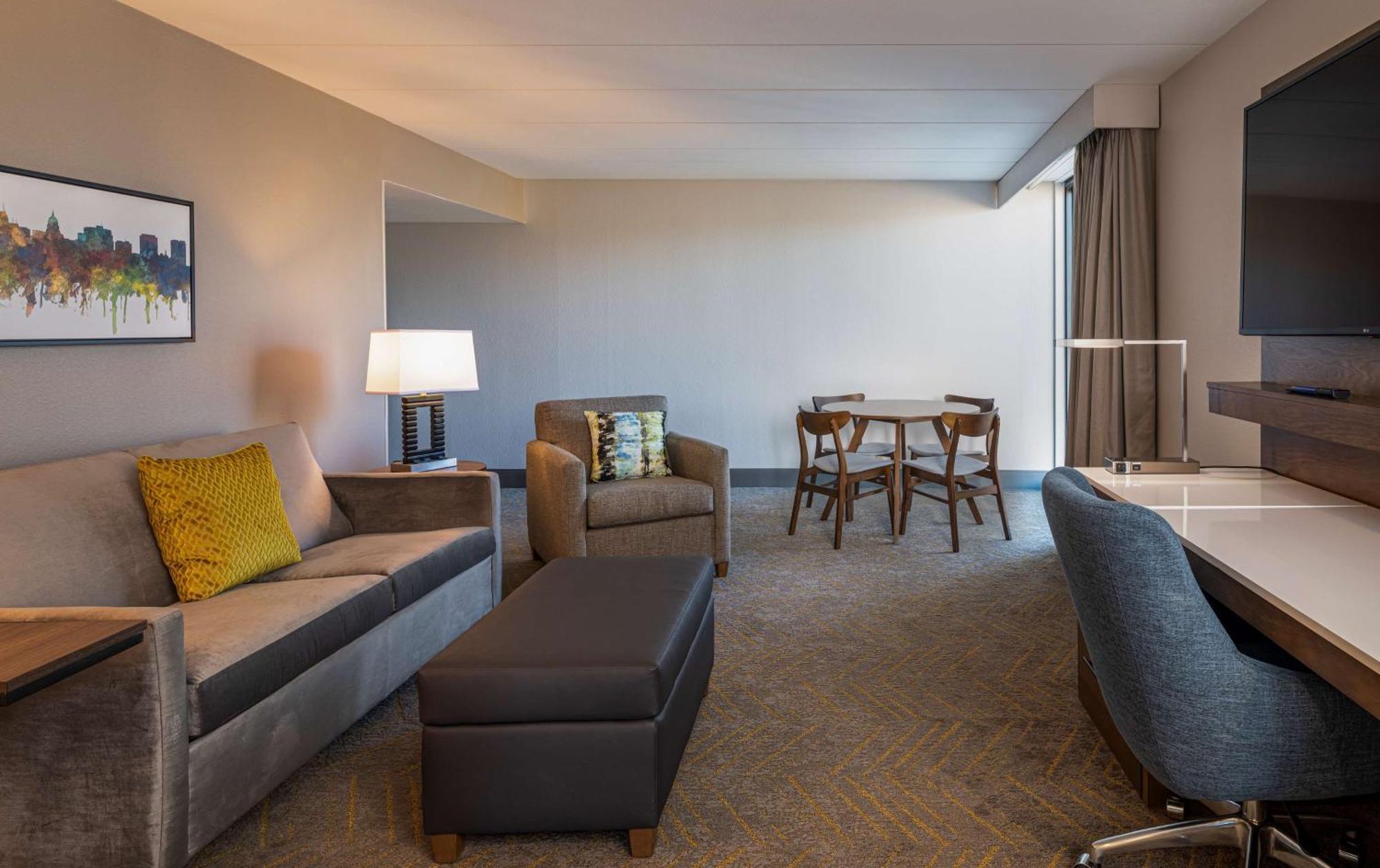 فندق Doubletree By Hilton Madison East المظهر الخارجي الصورة