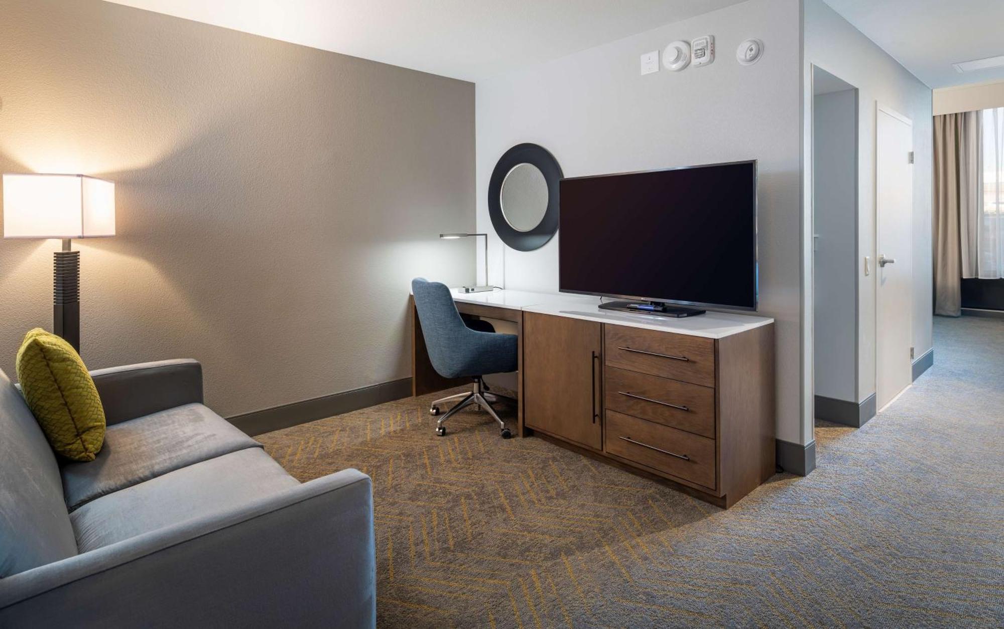 فندق Doubletree By Hilton Madison East المظهر الخارجي الصورة