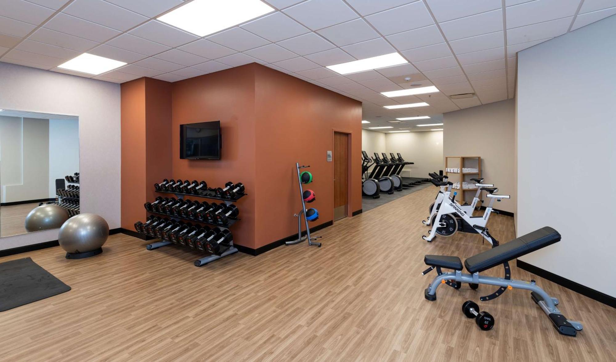 فندق Doubletree By Hilton Madison East المظهر الخارجي الصورة