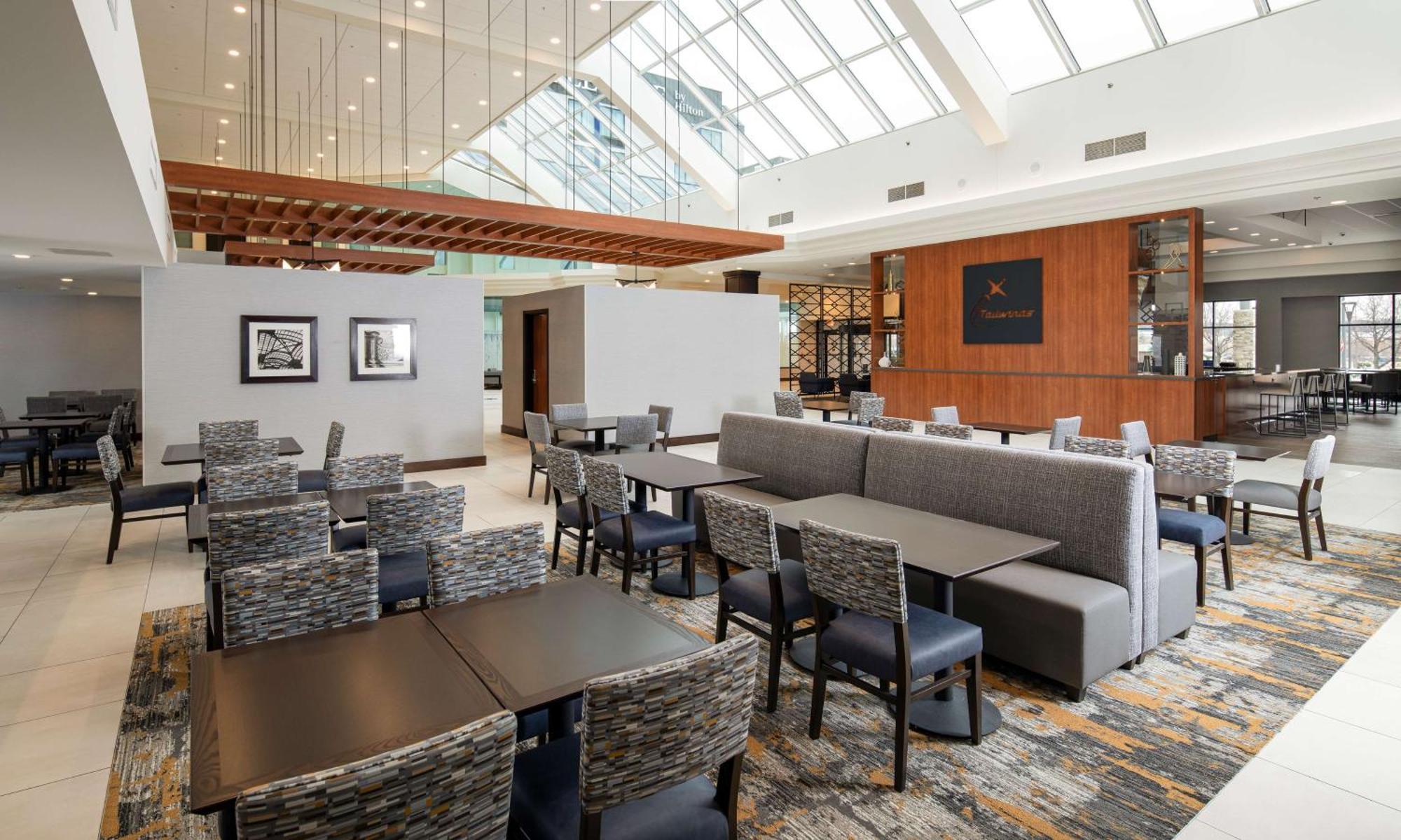 فندق Doubletree By Hilton Madison East المظهر الخارجي الصورة