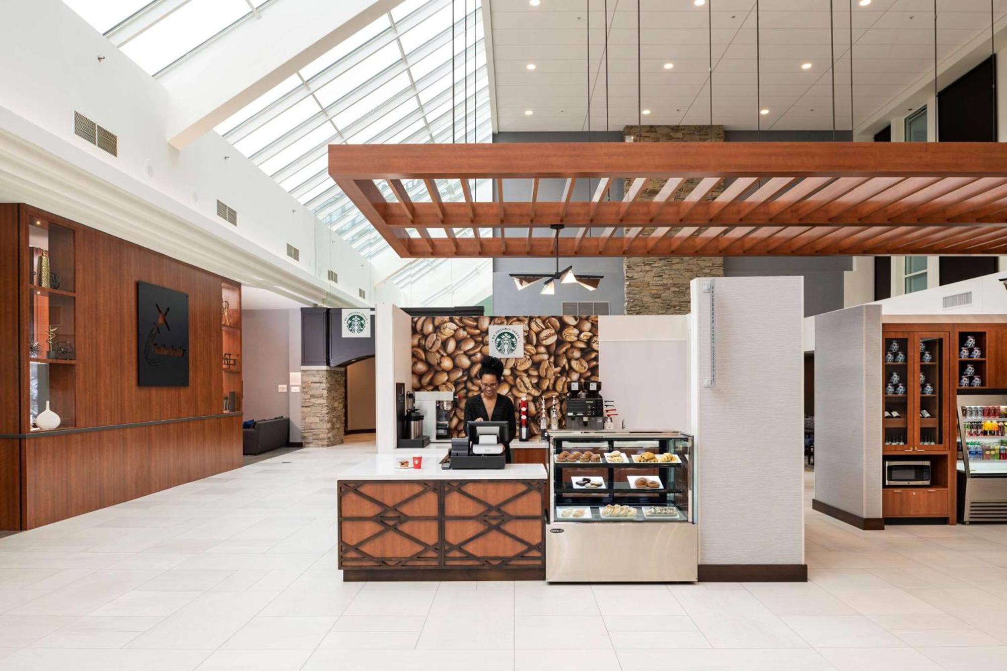 فندق Doubletree By Hilton Madison East المظهر الخارجي الصورة